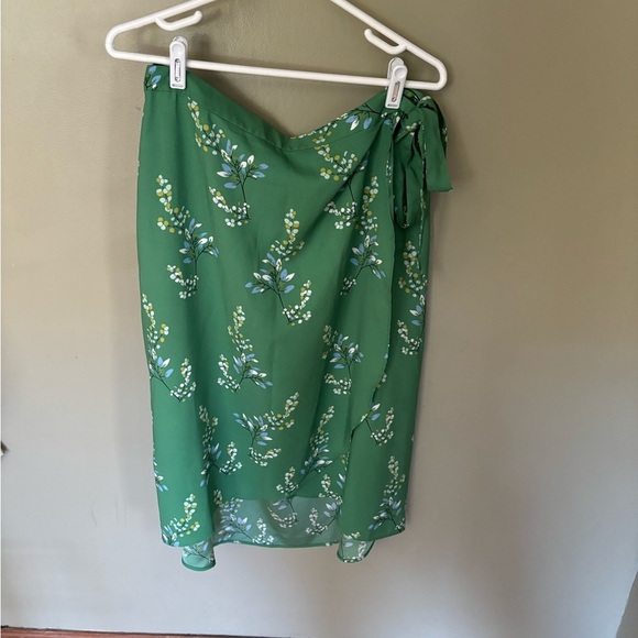 LOFT Green Floral Skirt - Picture 1 of 4